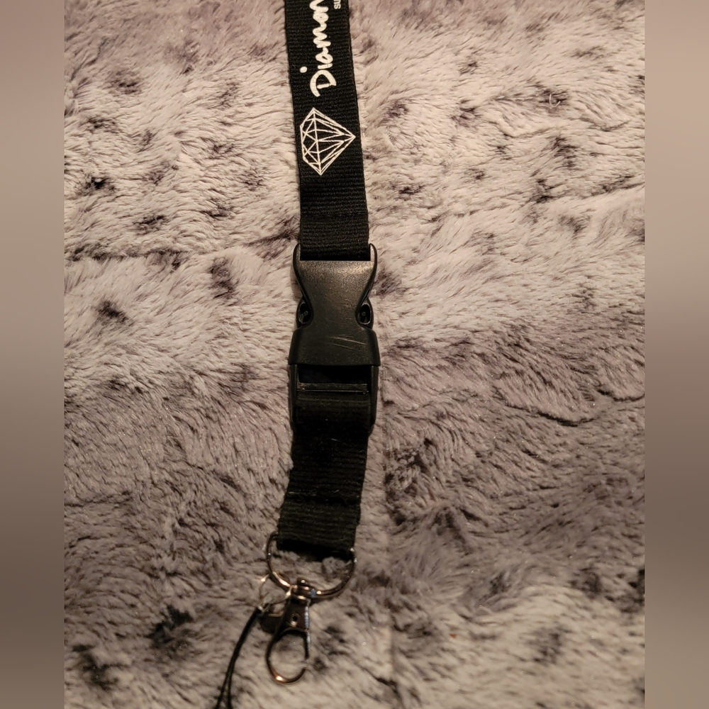 Diamond supply co. keychain
